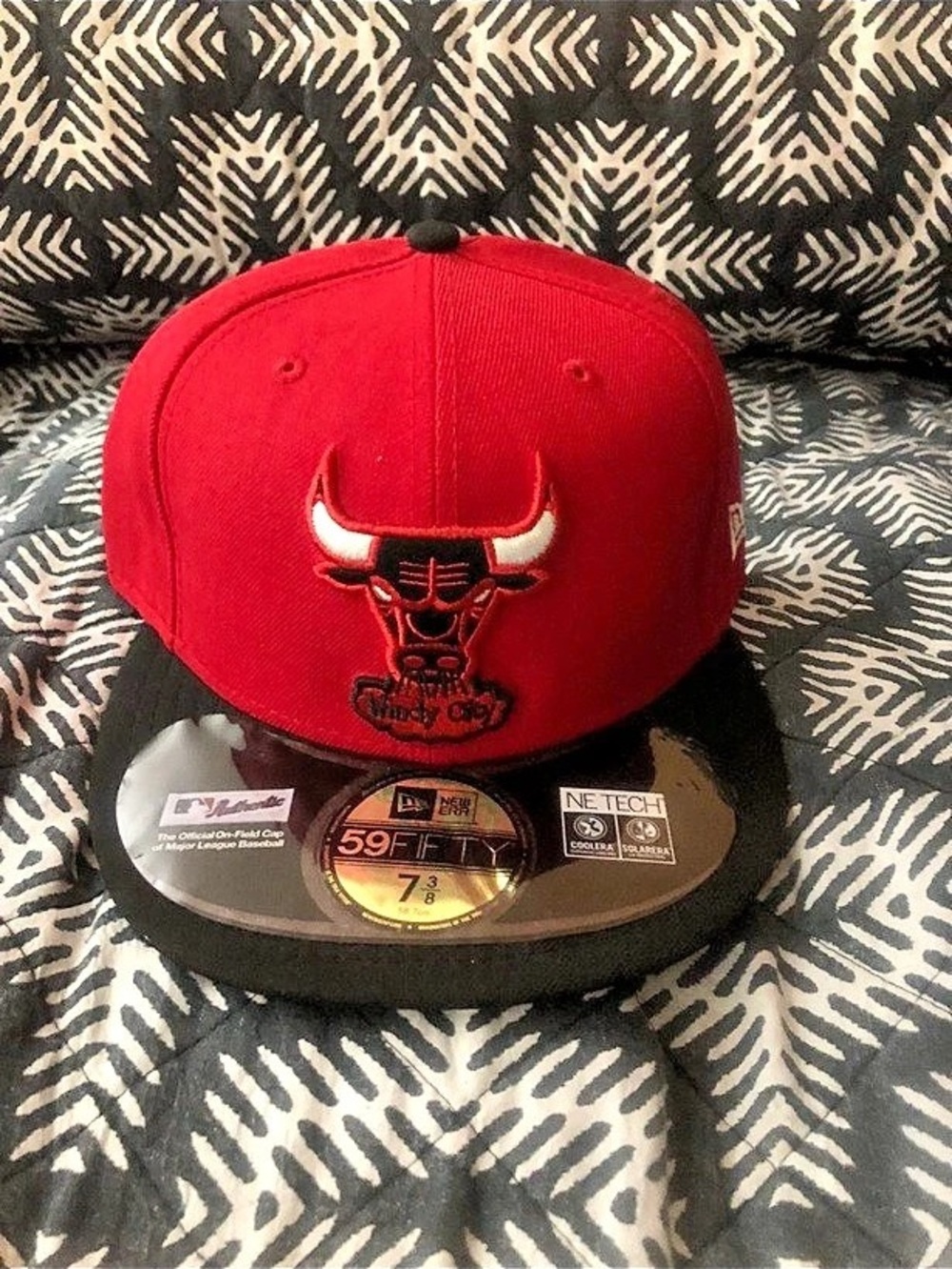 New Era Chicago Bulls 59FIFTY Fitted Hat Red & Black Size 7 3/8